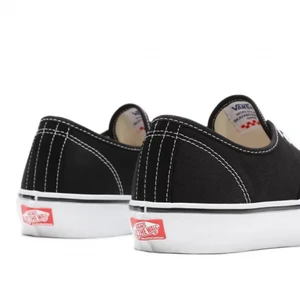 Tênis Vans Authentic Skate Black White 5
