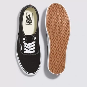 Tênis Vans Authentic Black 5