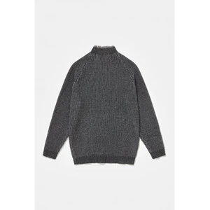 Sweater Carnan Embroided Turtle Neck 2