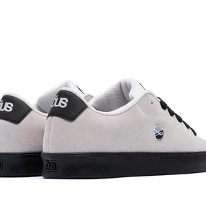 Tênis Öus Dots Branco Preto Essencial 4