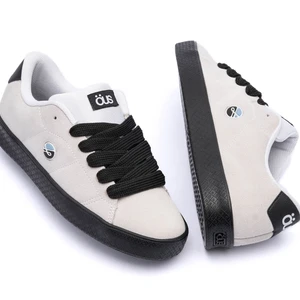 Tênis Öus Dots Branco Preto Essencial 5