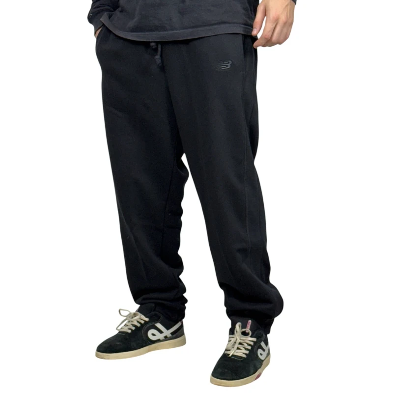 CALÇA NEW BALANCE MOLETOM ATHLETICS PRETO
