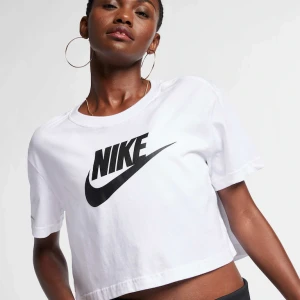 Camiseta Nike Feminina Nsw Essential Bv6175-100 2