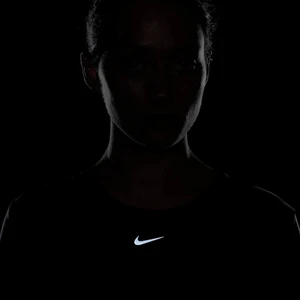 Camiseta Nike Feminina One Classic Drifit Fn2798-010 3