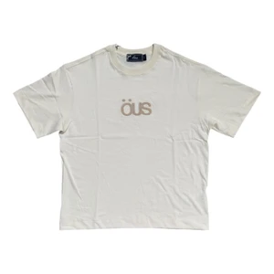 Camiseta Öus Heavy Semi Logo Chenill Pristine 1