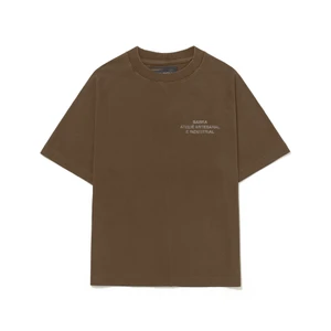 Camiseta Barra Assinatura Atelie Estonada Marrom 1
