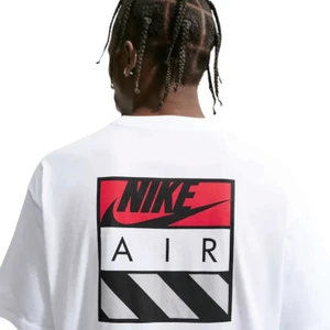 Camiseta Nike Nsw Air Box Ir8021-100 1