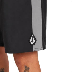 Bermuda Volcom Board React Black 2