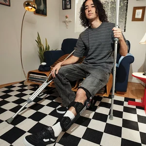 Tênis Vans Rowan Z3 Black White Red 6