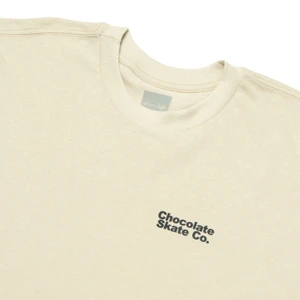 Camiseta Chocolate Over Skate Co Areia 2